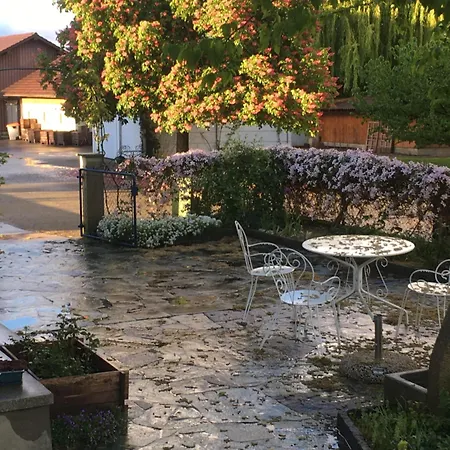 Frühstückspension Domaine En Trembley 3*